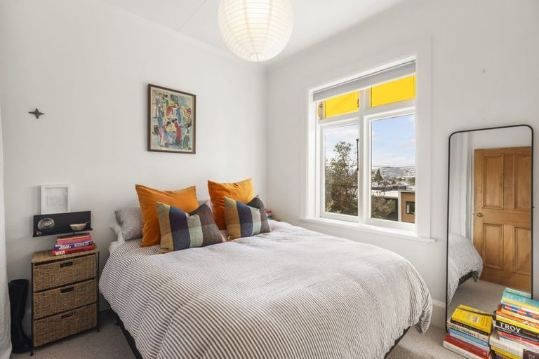 Photo of property in 176 Sutherland Road, Lyall Bay, Wellington, 6022