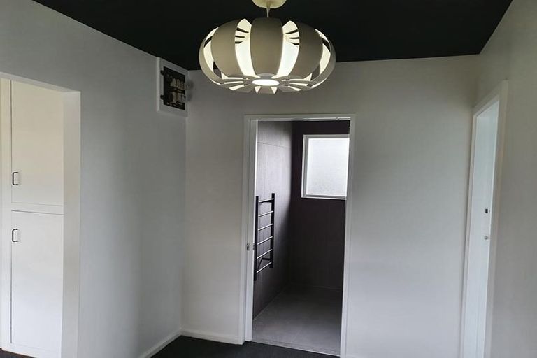 Photo of property in 1 Brookby Crescent, Avonhead, Christchurch, 8042