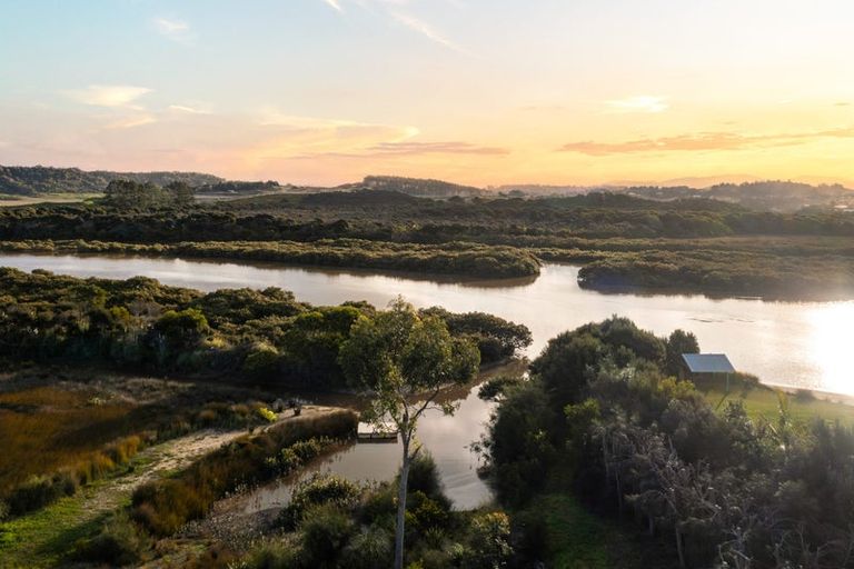 Photo of property in 10 Ivy Lane, Mangawhai Heads, 0505