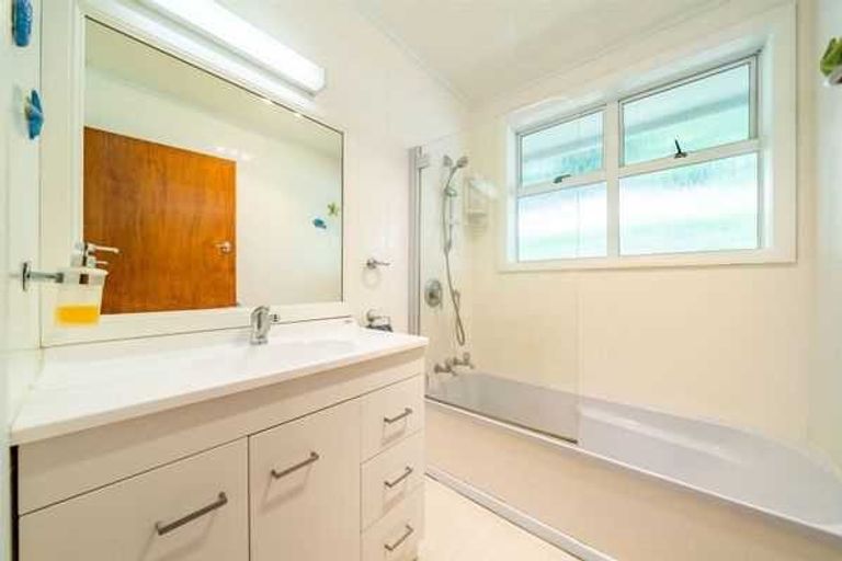 Photo of property in 14 Hine Road, Wainuiomata, Lower Hutt, 5014