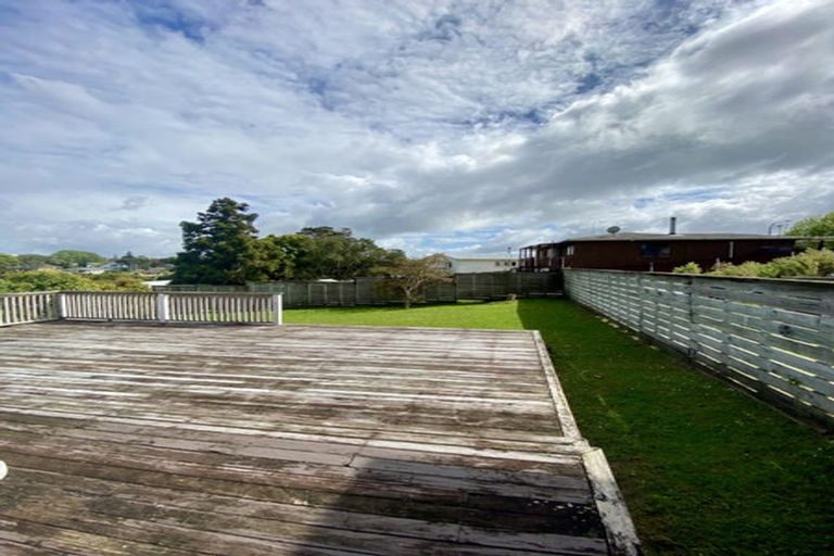 Photo of property in 25 Saffron Street, Birkdale, Auckland, 0626