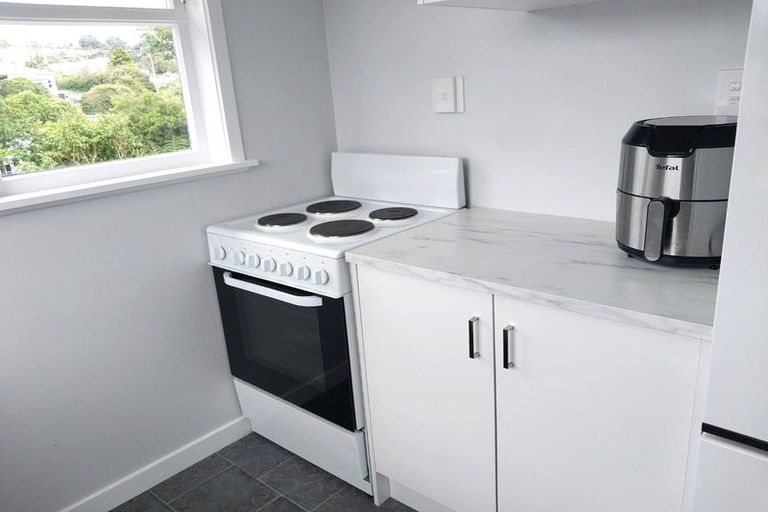 Photo of property in 179 Newlands Road, Newlands, Wellington, 6037