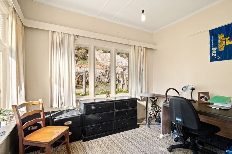 Photo of property in 2 Warburton Street, Karoro, Greymouth, 7805