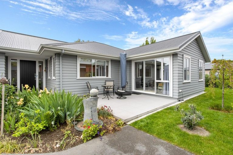Photo of property in 16 West Place, Greenmeadows, Napier, 4112