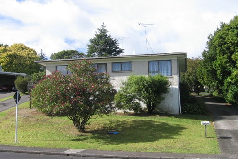 Photo of property in 2/85 Moore Street, Hillcrest, Auckland, 0627