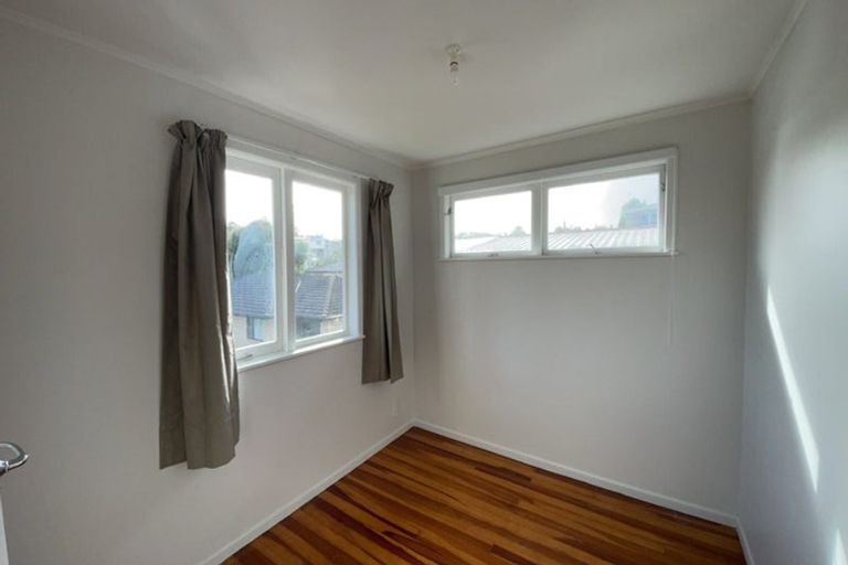 Photo of property in 29 Chorley Avenue, Massey, Auckland, 0614