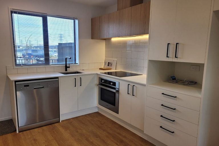 Photo of property in 52 Piripiri Place, Broomfield, Christchurch, 8042