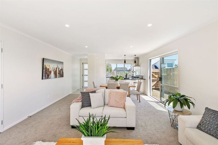 Photo of property in 27 Matata Drive, Takanini, 2112