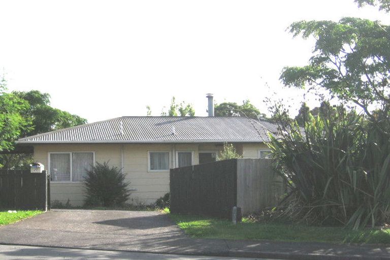 Photo of property in 20 Imperial Place, Henderson, Auckland, 0612