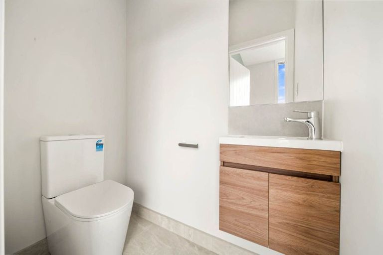 Photo of property in 10c Clensmore Place, Torbay, Auckland, 0630