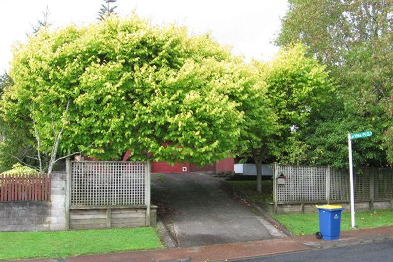 Photo of property in 17 Helleur Road, Massey, Auckland, 0614