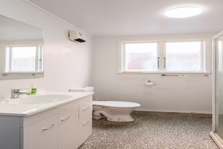 Photo of property in 683-685 Castle Street, North Dunedin, Dunedin, 9016