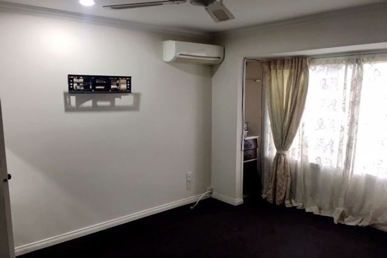 Photo of property in 641 Te Atatu Road, Te Atatu Peninsula, Auckland, 0610