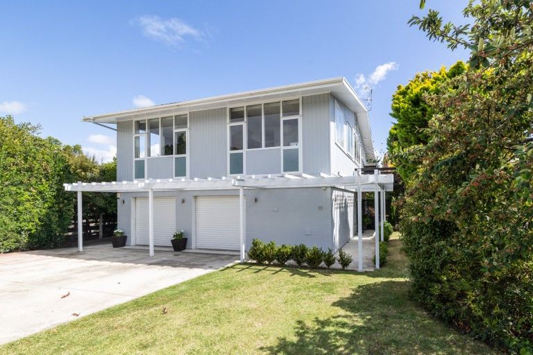 Photo of property in 10 Rakau Street, Havelock North, 4130