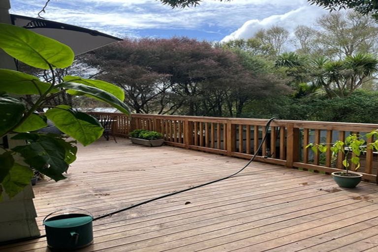 Photo of property in 23 Imperial Place, Henderson, Auckland, 0612