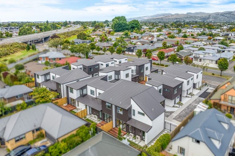 Photo of property in 135 Lincoln Road, Addington, Christchurch, 8024