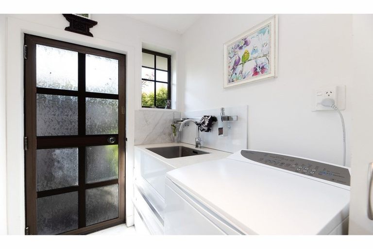 Photo of property in 439 Memorial Avenue, Burnside, Christchurch, 8053