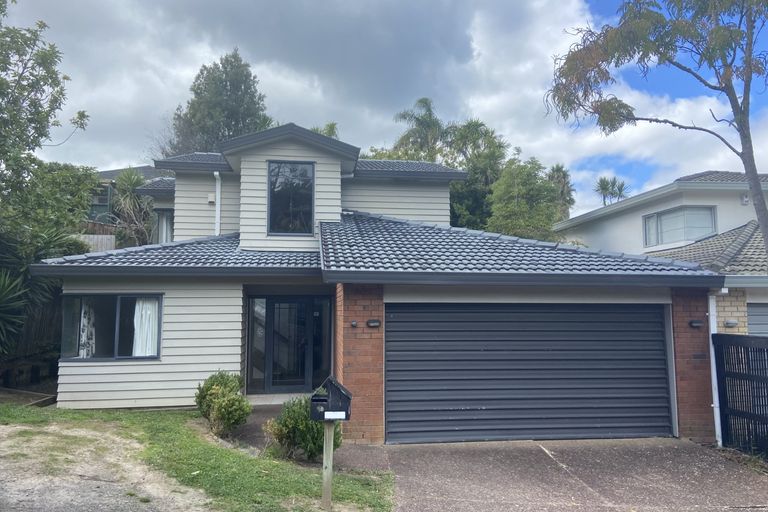 Photo of property in 18 Bush Lane, Northcote Point, Auckland, 0627