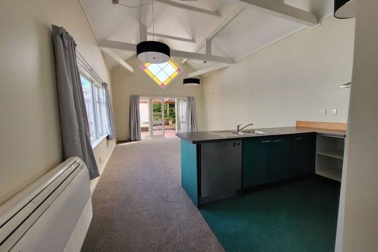 Photo of property in 23 Milton Street, Berhampore, Wellington, 6023