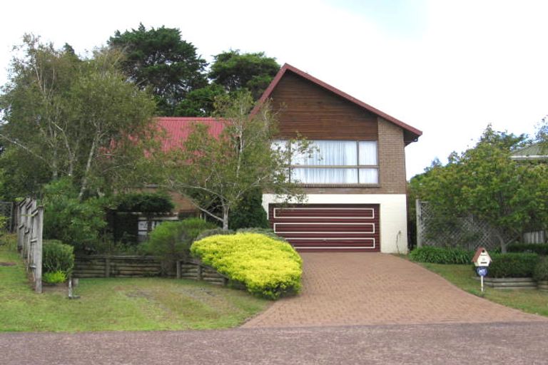 Photo of property in 12 Manutara Avenue, Forrest Hill, Auckland, 0620