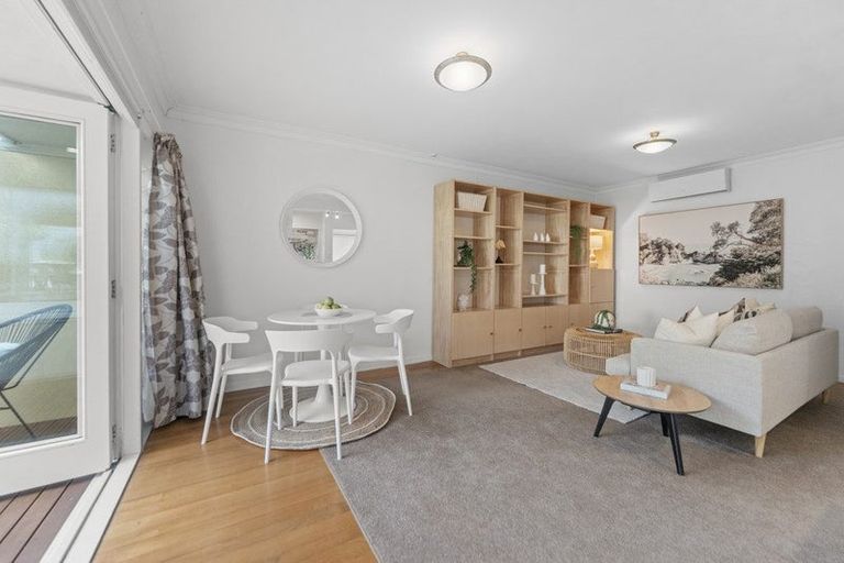 Photo of property in 1/5 Dudding Avenue, Northcote, Auckland, 0627