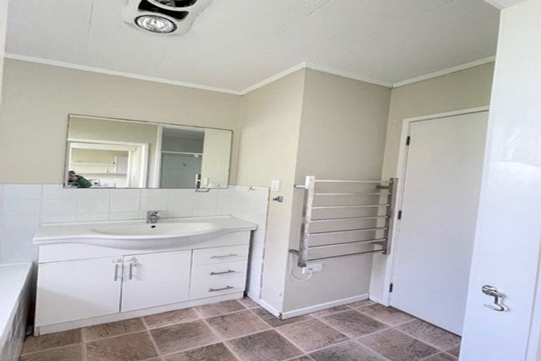Photo of property in 45 Keegan Drive, Massey, Auckland, 0614