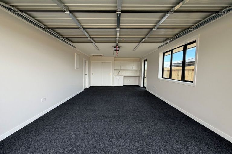 Photo of property in 143 Otuwairoa Esplanade, Opaheke, 2113