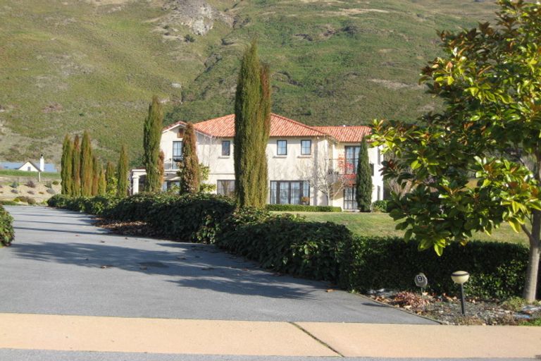 Photo of property in 9 Foxglove Heights, Wanaka, 9305