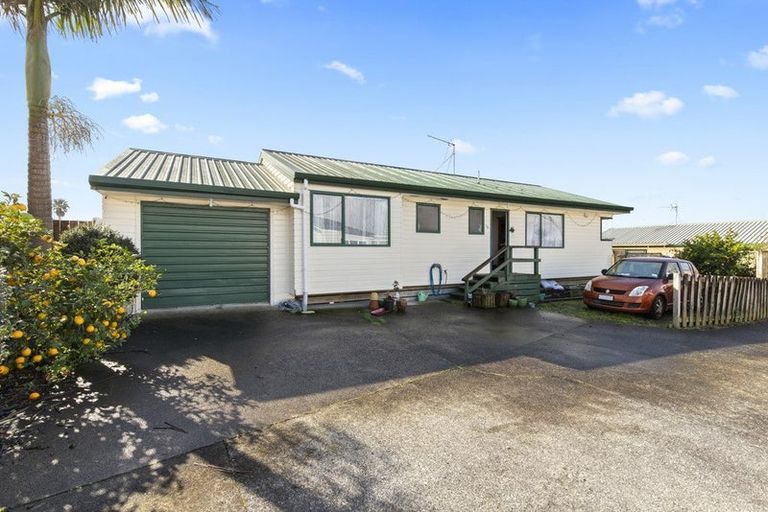 Photo of property in 2b Village Place, Tuakau, 2121