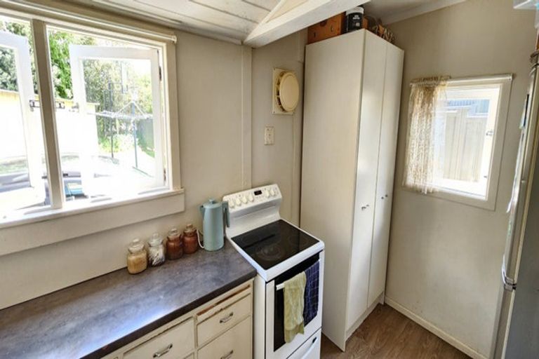 Photo of property in 238 Bridge Street, Eltham, 4322