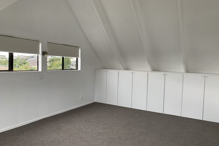 Photo of property in 23a Melandra Road, Stanmore Bay, Whangaparaoa, 0932