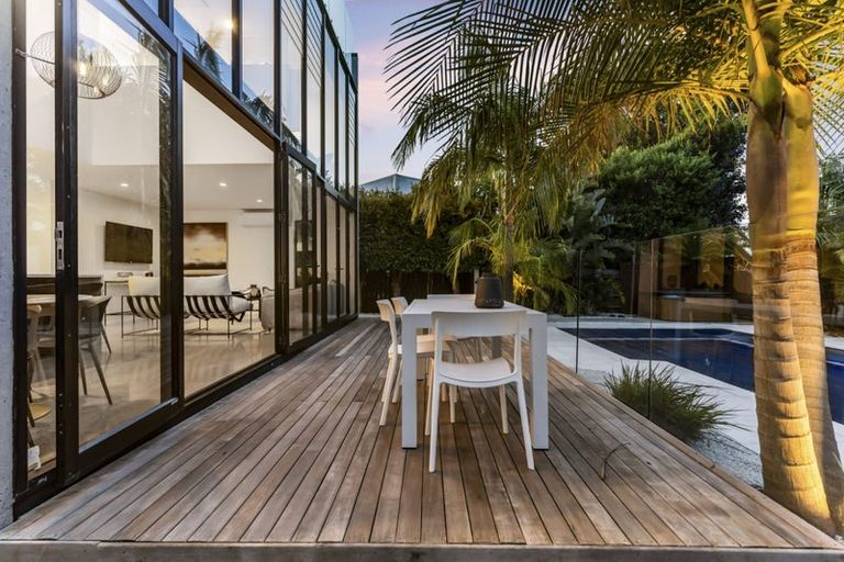 Photo of property in 4 Halyard Place, Te Atatu Peninsula, Auckland, 0610