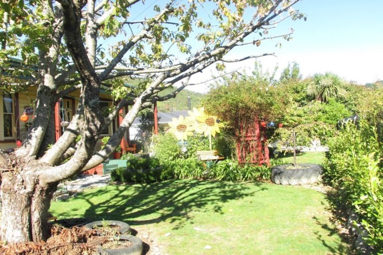Photo of property in 63 Main Street, Reefton, 7830