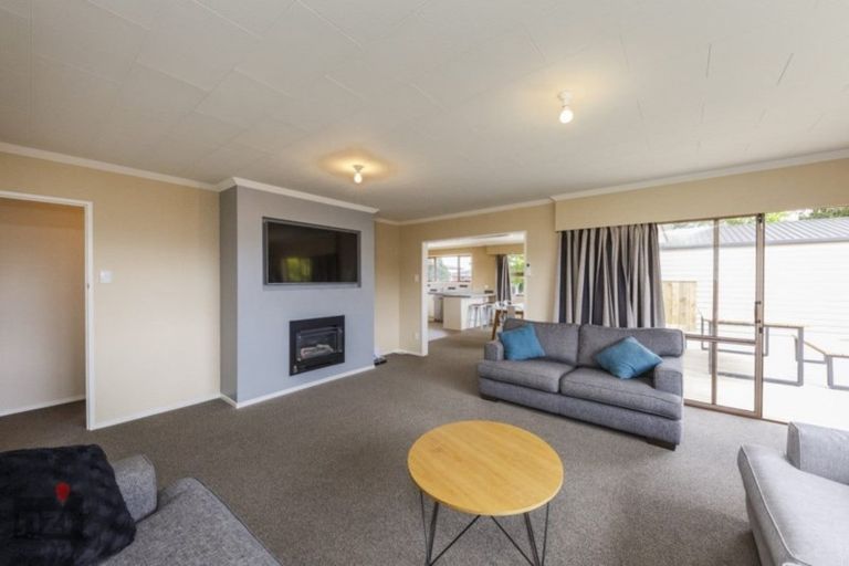 Photo of property in 23a John F Kennedy Drive, Milson, Palmerston North, 4414