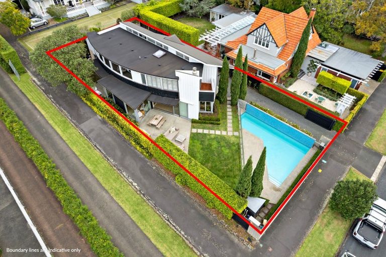 Photo of property in 33a Stanley Point Road, Stanley Point, Auckland, 0624