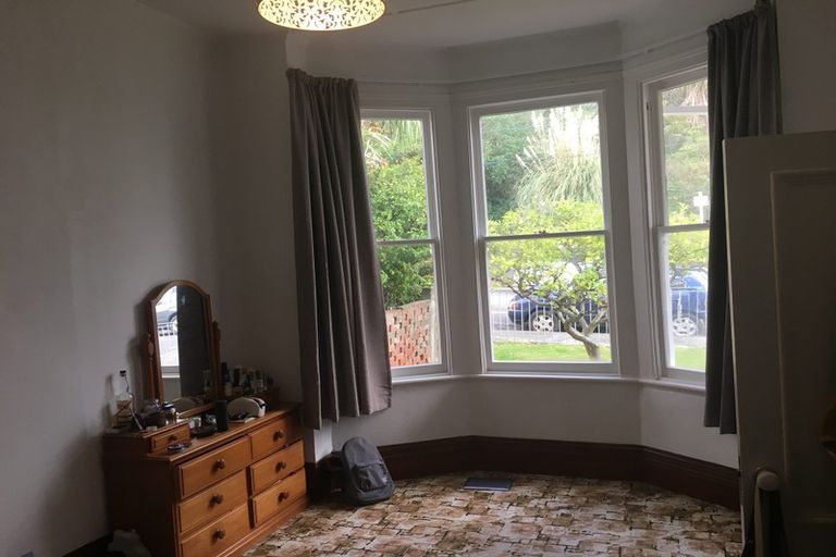 Photo of property in 19 Myrtle Crescent, Mount Cook, Wellington, 6021