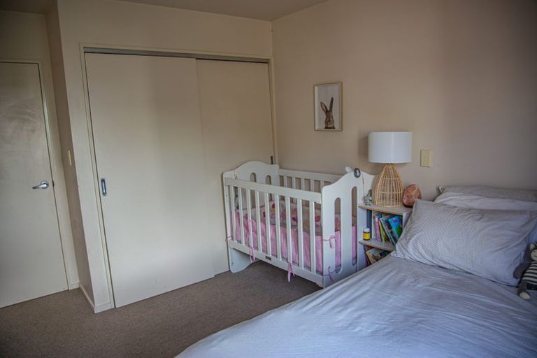 Photo of property in 35 Esther Place, Red Beach, 0932