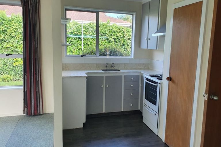 Photo of property in 2/36 Chipping Lane, Redwood, Christchurch, 8051