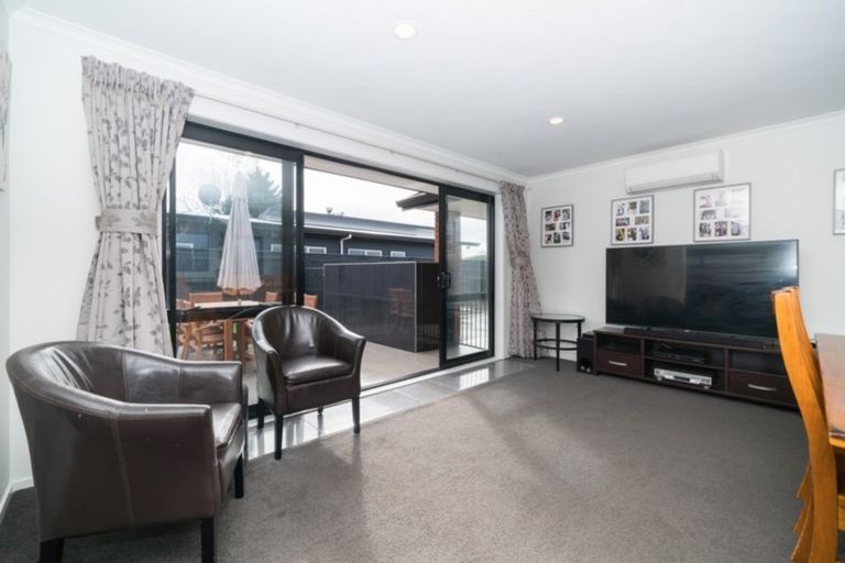 Photo of property in 37 James Line, Kelvin Grove, Palmerston North, 4414