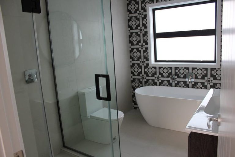 Photo of property in 19a Lyttelton Avenue, Forrest Hill, Auckland, 0620