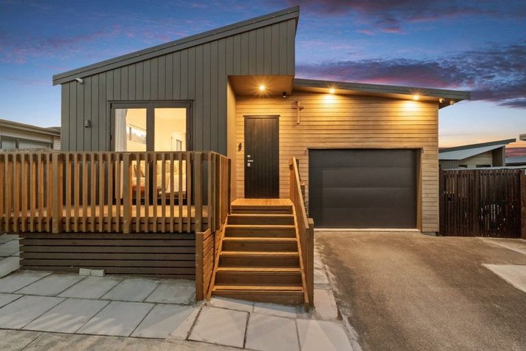 Photo of property in 17 Patrick Rice Drive, Swanson, Auckland, 0614
