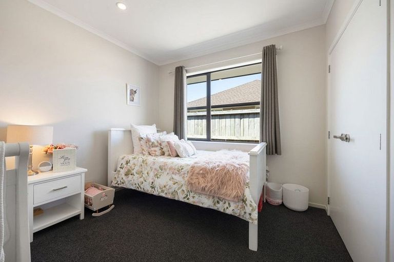 Photo of property in 16 Hehan Close, Cambridge, 3434