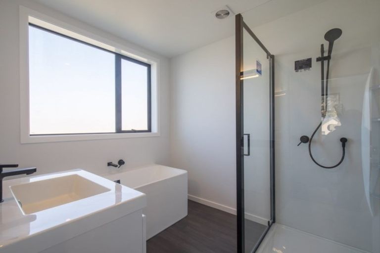 Photo of property in 43 Mount Linton Avenue, Wanaka, 9305