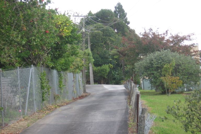 Photo of property in 1/29 South Lynn Road, Titirangi, Auckland, 0604