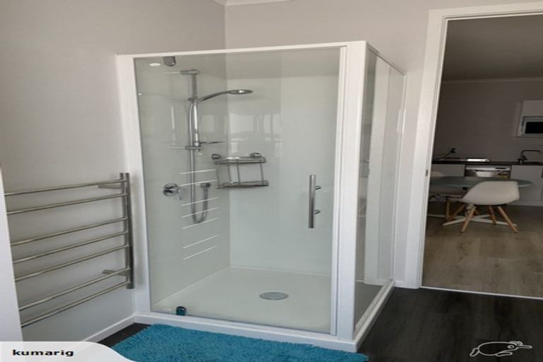 Photo of property in 124 Amesbury Drive, Churton Park, Wellington, 6037