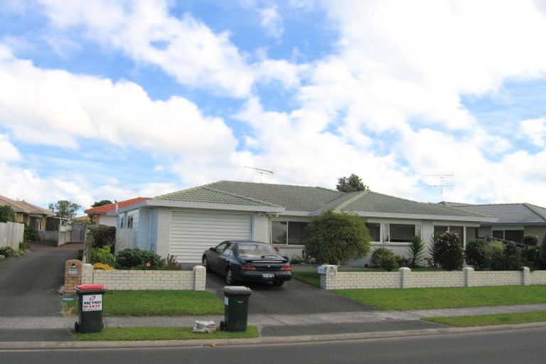 Photo of property in 69a Lakeside Drive, Orewa, 0931