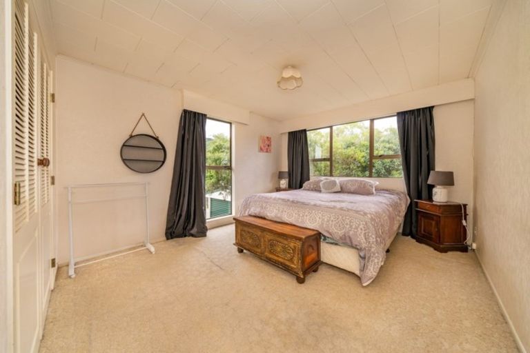 Photo of property in 27 Gemstone Drive, Birchville, Upper Hutt, 5018