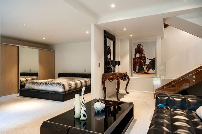 Photo of property in 1/60 Milford Road, Milford, Auckland, 0620