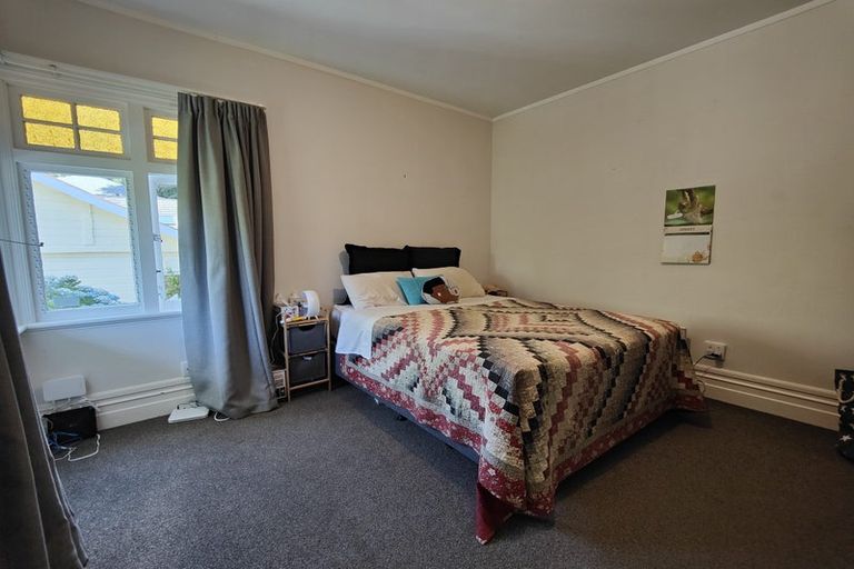 Photo of property in 10 Governor Road, Northland, Wellington, 6012