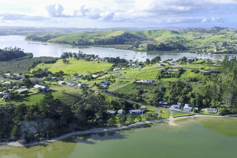 Photo of property in 17 Dem Road, Pahi, Paparoa, 0571